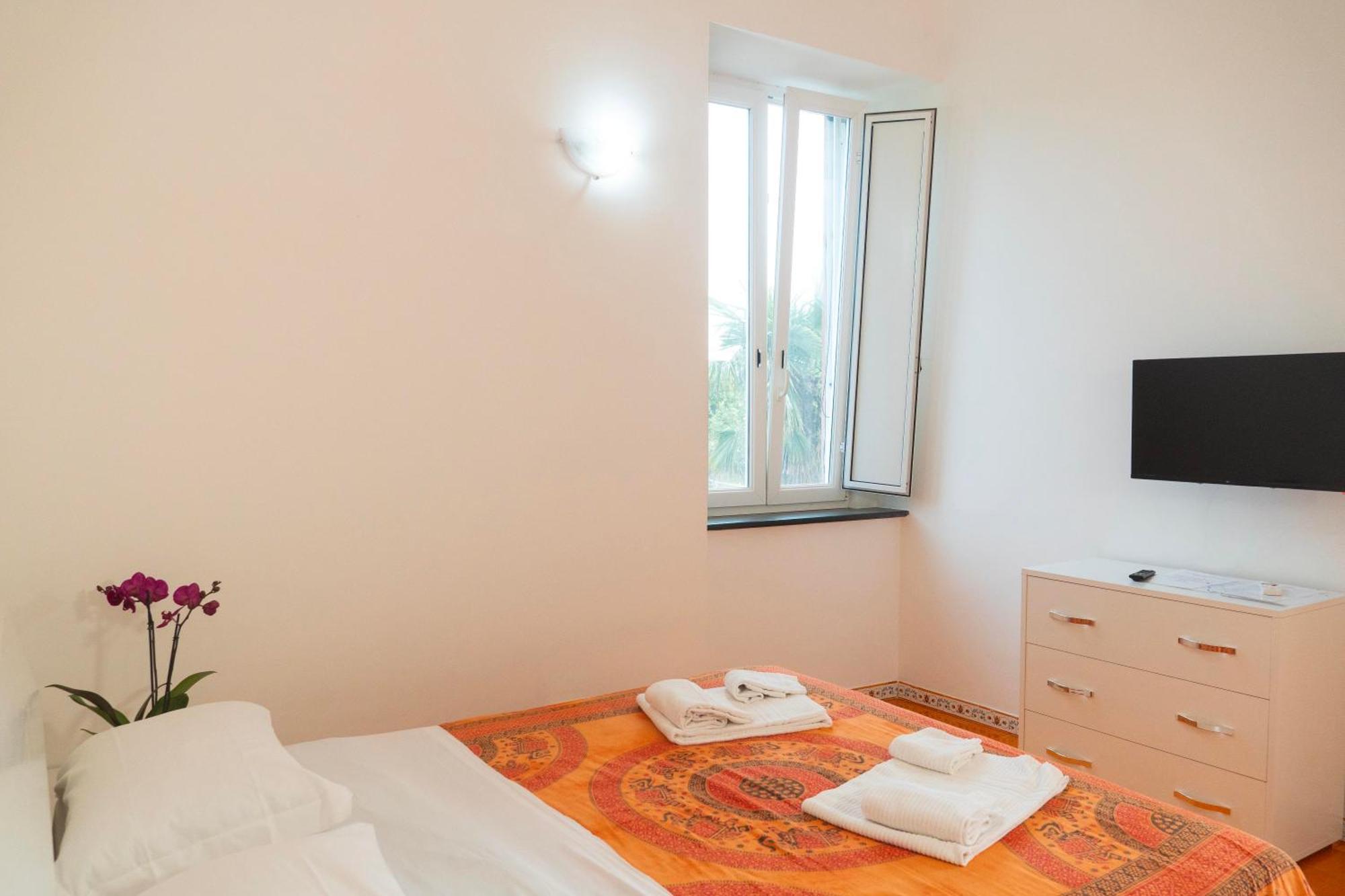 Apartamento La Terrazza Sul Giardino Procida Exterior foto