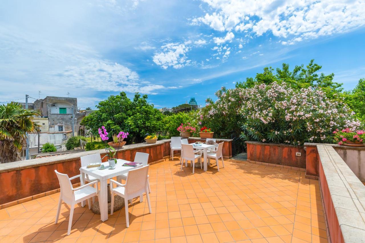 Apartamento La Terrazza Sul Giardino Procida Exterior foto
